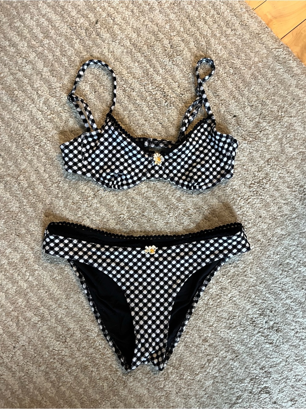 Black & White Solid & Striped Gingham Underwire Bikini Set